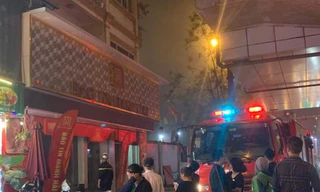 Cháy tại ngôi nhà kinh doanh vàng bạc trên phố Hoàng Cầu