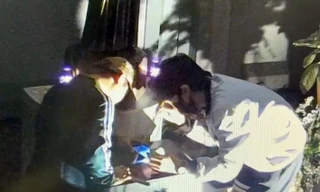 [CLIP] Nhóm đạo chích 'câu' tiền trong hòm công đức tại Nhà Thờ Lớn