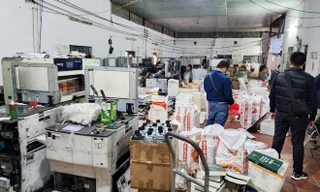 Bắt nhóm người làm giả 100 tấn sách, tiêu thụ 600 quyển/ngày