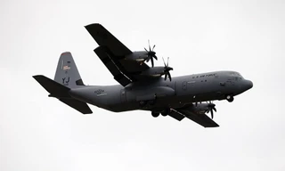 'Lực sĩ' C-130 Hercules không quân Mỹ đáp xuống sân bay Nội Bài