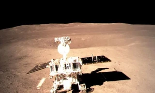 Những hình ảnh đầu tiên của vùng tối Mặt Trăng gửi từ tàu vũ trụ Trung