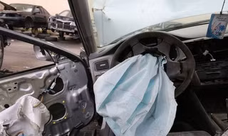 Honda triệu hồi 1,2 triệu xe do lỗi túi khí Takata. Ảnh: The Globe and Mail