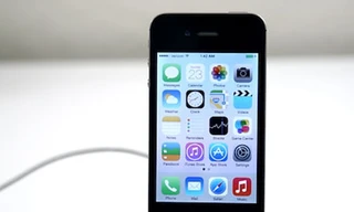 iPhone 4 8GB chính hãng về Việt Nam giá 8,4 triệu