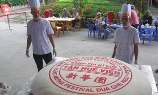 Chiếc bánh Pía nặng 306kg