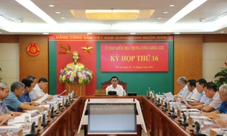 Từ ngày 20 đến ngày 22/6/2022, tại Hà Nội, Ủy ban Kiểm tra Trung ương đã họp Kỳ thứ 16. Đồng chí Trần Cẩm Tú, Ủy viên Bộ Chính trị, Bí thư Trung ương Đảng, Chủ nhiệm Ủy ban Kiểm tra Trung ương chủ trì Kỳ họp.