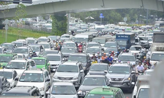 TPHCM tăng kịch trần phí đăng ký ô tô, xe máy