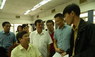 Cử tri TPHCM kêu gọi Bộ trưởng Giáo dục 'vi hành' cơ sở