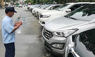 TPHCM vẫn thu phí dừng đỗ ô tô theo cách truyền thống