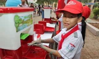 Rửa tay với xà phòng giúp tránh nhiều bệnh.