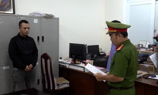 Khởi tố tài xế hất văng CSGT rồi bỏ chạy 