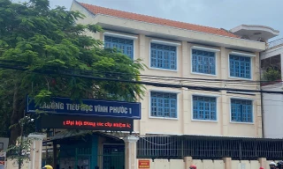 Yêu cầu xử lý nghiêm vụ cha con xông vào lớp lôi cô giáo ra sân trường đe dọa, xé áo làm nhục