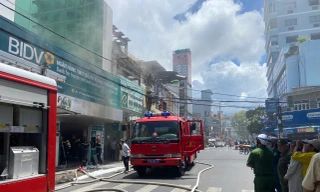 Cháy phòng giao dịch ngân hàng ở Nha Trang 