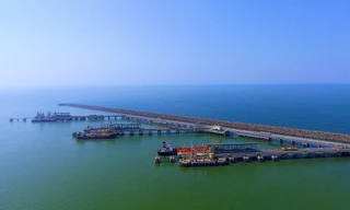 BSR đứng thứ 18 công ty đại chúng lớn nhất Việt Nam. 