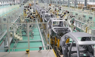 Dây chuyền sản xuất ô tô tại nhà máy sản xuất ô tô Thaco Mazda. Ảnh Thaco