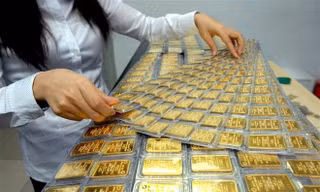 Ngày 30 Tết, giá vàng đồng loạt chững lại. (Ảnh minh hoạ, ST). 