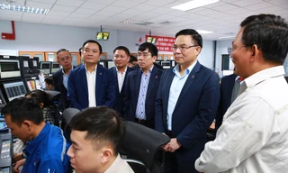 Lãnh đạo Tập đoàn Dầu khí Quốc gia Việt Nam - nay là Tập đoàn Công nghiệp - Năng lượng Quốc gia Việt Nam thăm, kiểm tra công tác vận hành NMLD Dung Quất (tháng 12/2024).