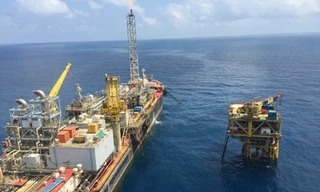 Giàn khoan Sông Đốc nơi xảy ra sự cố khi đang thu dọn mỏ. Ảnh Petrovietnam. 