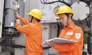 Bổ sung quy định về giá hợp đồng mua bán điện để so với khung giá điện Năm cơ sở là một trong những quy định mới, có hiệu lực từ tháng 12/2022. Ảnh minh hoạ 