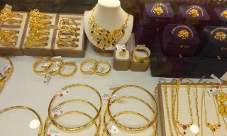 Giá vàng nhẫn tròn bất ngờ tăng gần nửa triệu đồng/lượng. 