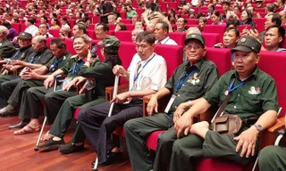 Bộ Lao động Thương binh và Xã hội đề xuất tặng quà 1,6 triệu người có công với cách mạng. Trong ảnh, thương binh, bệnh binh tham gia kỷ niệm Ngày Thương binh liệt sĩ 27/7/2024. Ảnh:QN. 