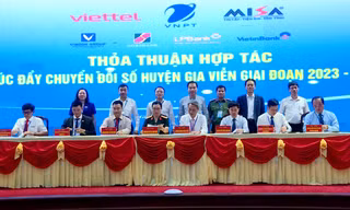 Ninh Bình hướng tới mục tiêu chính quyền số, doanh nghiệp số, công dân số