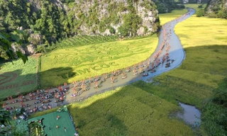 Bến thuyền Tam Cốc mở cửa trở lại, đón hàng nghìn du khách