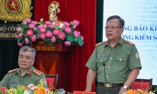 Bước chuyển mình về thủ tục xuất nhập cảnh