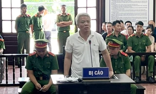 Nguyên giám đốc hợp tác xã lĩnh 12 năm tù vì chiếm đoạt gần 2 tỷ tiền cho thuê ki ốt