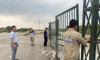 Phong toả trạm trộn bê tông không phép sau chỉ đạo của Chủ tịch UBND TP Hà Nội