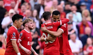 Liverpool đè bẹp Tottenham trong cơn mưa bàn thắng