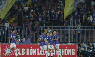 CLB Hà Nội có chiến thắng đầu tay ở LS V-League 2021 khi đánh bại Hải Phòng 2-0. 