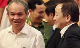 Cùng là bóng đá nhiều năm nhưng hiếm khi thấy bầu Hiển và bầu Đức tươi cười với nhau. 