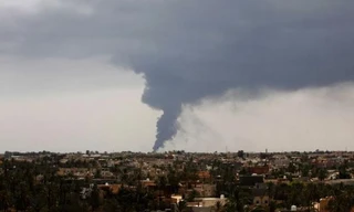 Benghazi chìm trong khói lửa