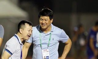 HLV Vũ Tiến Thành đối diện án kỷ luật của VFF do vi phạm quy chế phát ngôn. 