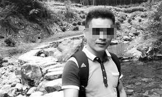 Nạn nhân chết thảm do mải mê chụp ảnh "tự sướng"