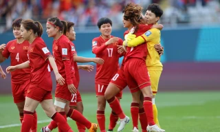 Đội tuyển nữ Việt Nam gây ấn tượng với những nỗ lực trước nhà đương kim vô địch Mỹ ở trận ra quân World Cup 2023 (ảnh Đồng Đồng)