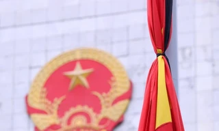 Treo cờ rủ, không tổ chức hoạt động vui chơi công cộng trong hai ngày Quốc tang