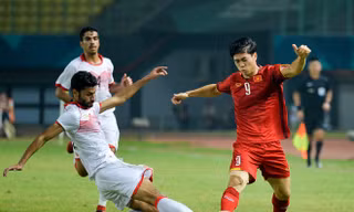 Công Phượng đưa Olympic Việt Nam vào Tứ kết Asiad 2018 với pha lập công duy nhất ở trận đấu với Bahrain tối 23/8. Ảnh: Zing