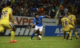 Hà Nội thua dễ Quảng Ninh trong ngày đăng quang ngôi vô địch V-League thứ 5