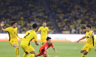 Thất bại trước Malaysia đã tạo nên luồng dư luận muốn VFF tăng sử dụng cầu thủ nhập tịch ở đội tuyển Việt Nam (ảnh Hữu Phạm)