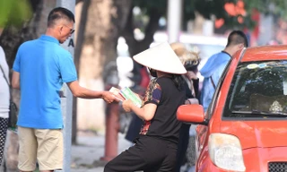 BTC dùng vé điện tử, CĐV có thể 'tiền mất tật mang' khi mua vé chung kết bóng đá SEA Games ở chợ đen