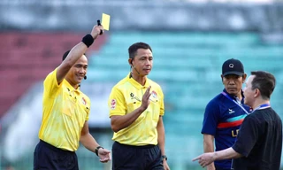 V-League cần xử nghiêm các hành vi biết luật nhưng vẫn vi phạm, phản ứng trọng tài (ảnh B.C)