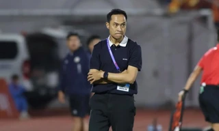 HLV Lê Đức Tuấn muốn đổi địa điểm đá trận play-off với Trường Tươi Bình Phước, VPF cho rằng không hợp lý. 