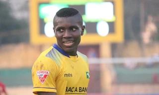 Olaha phải nghỉ thi đấu 2 tuần sau pha vào bóng của trung vệ CLB Tp Hồ Chí Minh Đình Luật.