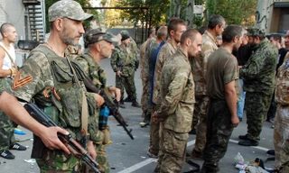 Binh lính Ukraine bị bắt giữ được trả tự do ở Ilovaisk, gần Donetsk