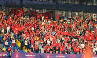 CĐV Việt Nam luôn cháy hết mình với đội tuyển bóng đá quốc gia. (Ảnh Hữu Phạm)