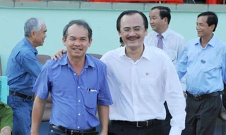 Bóng đá Việt Nam chưa khi nào hết ồn ào, và V-League thì thường xuyên nhiều chuyện cả ở thời bầu Đức, bầu Thắng làm "quan". (ảnh T.L)