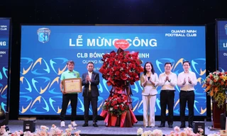 Quảng Ninh nhận thưởng lớn nhờ thành tích lên hạng Nhất quốc gia 2025. (ảnh Văn Hải)