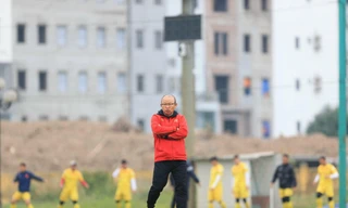 HLV Park Hang Seo muốn V-League tạo cơ hội cho cầu thủ trẻ để giải quyết cuộc khủng hoảng thiếu tiền đạo giỏi ở tuyển Việt Nam.