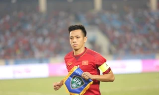 Tình nguyện viên Hoàng Văn Tuấn đang phải điều trị tại bệnh viện Việt Đức trong tình trạng nguy kịch.